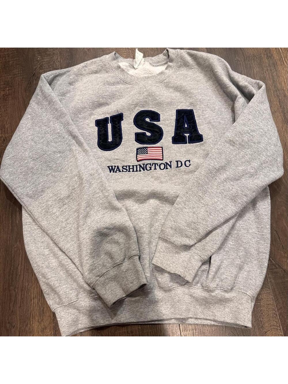 Gildan Women's Grey Sweatshirt